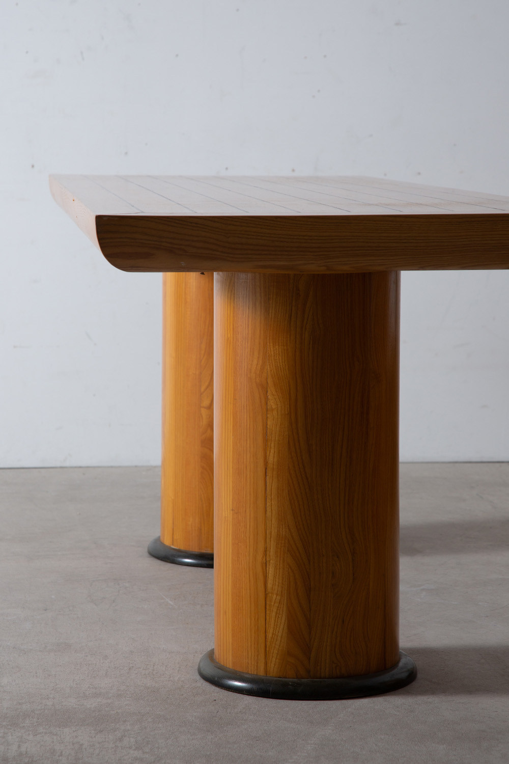 Dining Table in Wood and Black