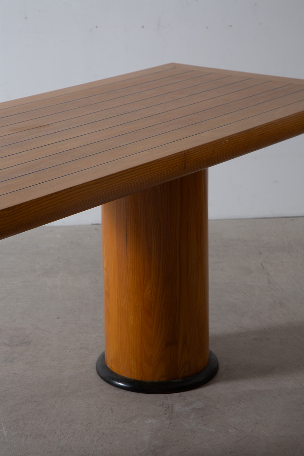 Dining Table in Wood and Black