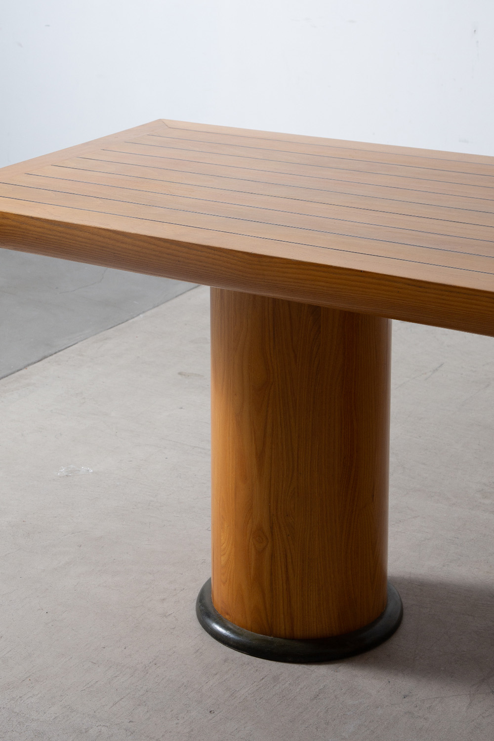 Dining Table in Wood and Black