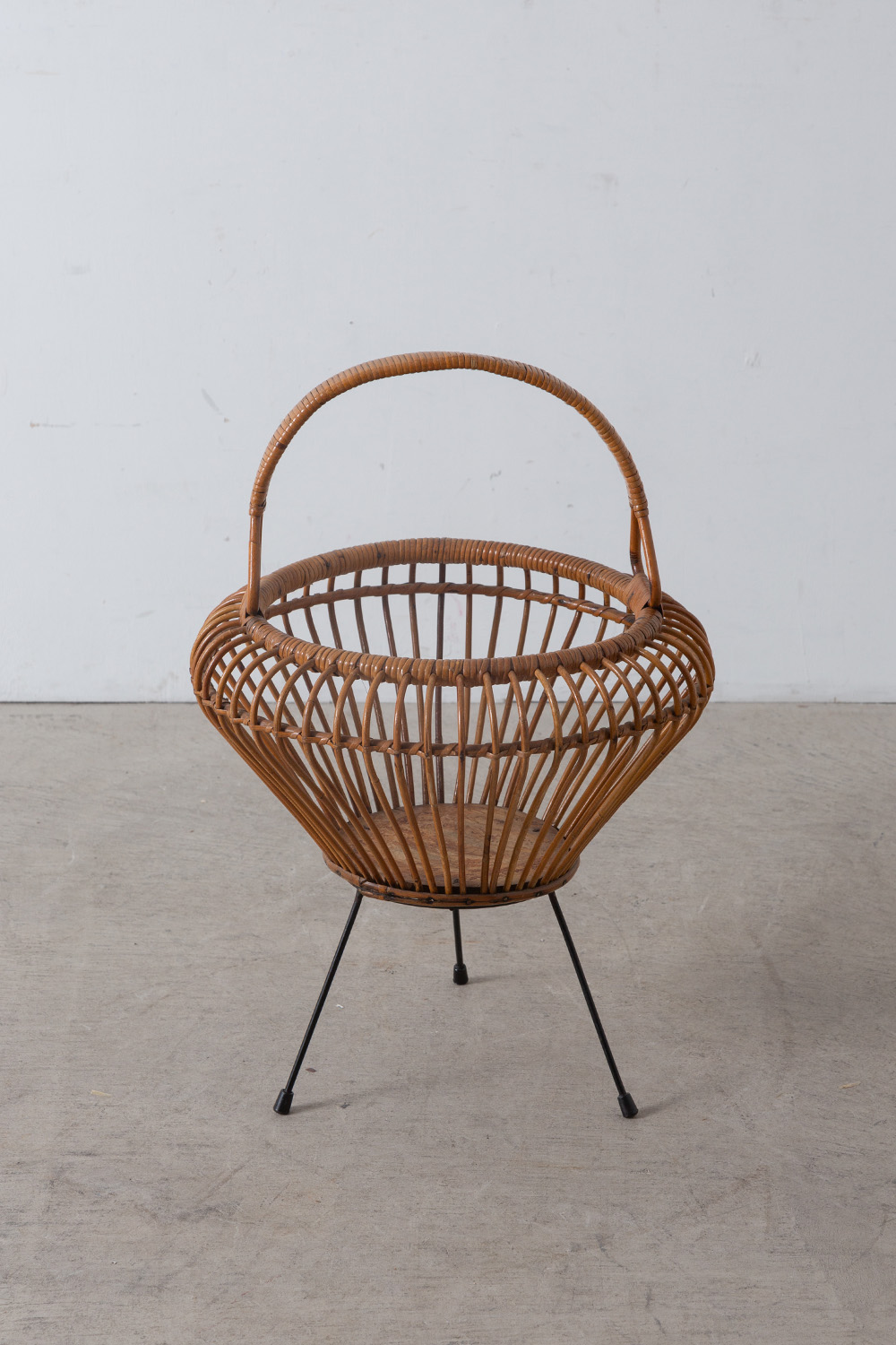 Tripod Basket in Rattan and Steel