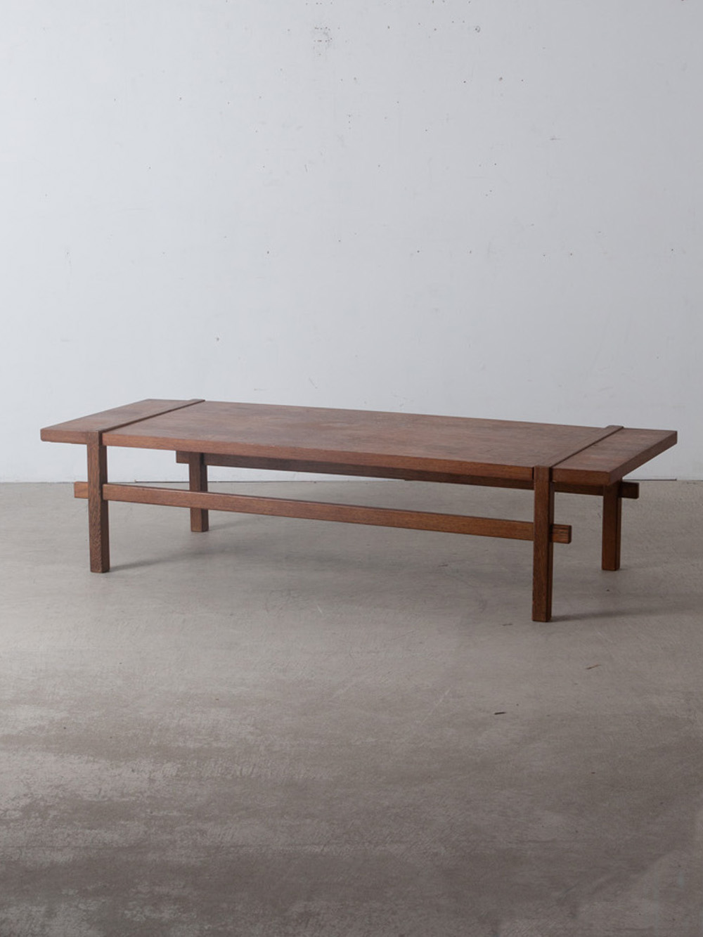 Coffee Table in  Wood and Reversible Top