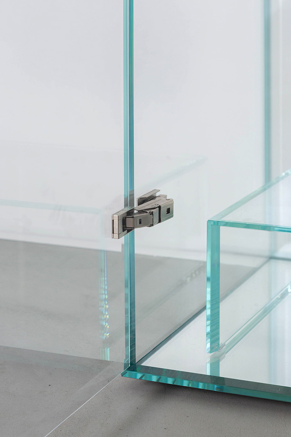 Prism Glass Wardrobe,Tokujin Yoshioka,吉岡 徳仁,清澄白河,Antique,Vintage,Interior Design,topso,stoop,アンティーク,ビンテージ,ヴィンテージ,家具,雑貨,インテリア,店舗什器,設計,インテリアデザイン,内装,什器,店舗設計,ギャラリー,デザイナーズ家具,ショールーム,ワードロープ,GLAS ITALIA,グラスイタリア