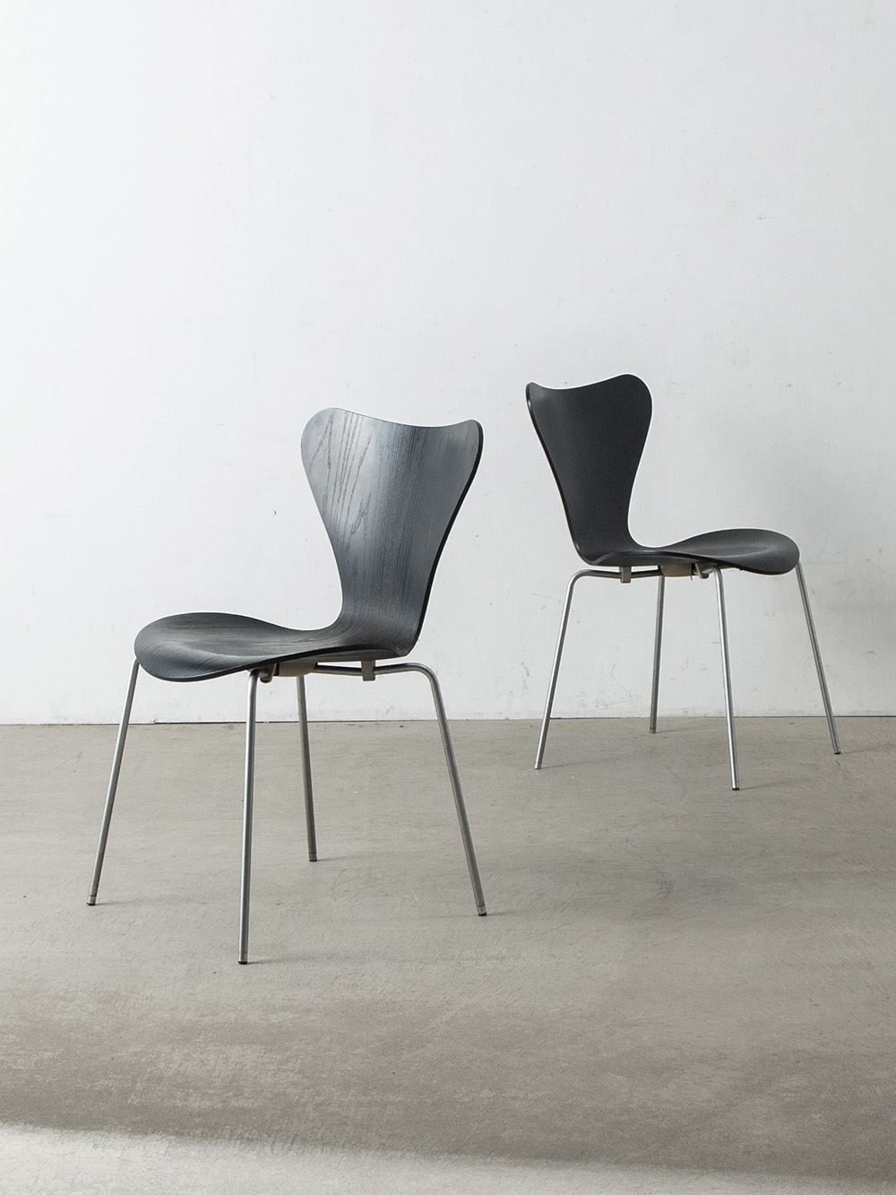 ‘SERIES 7’ Chair by Arne Jacobsen for Fritz Hansen