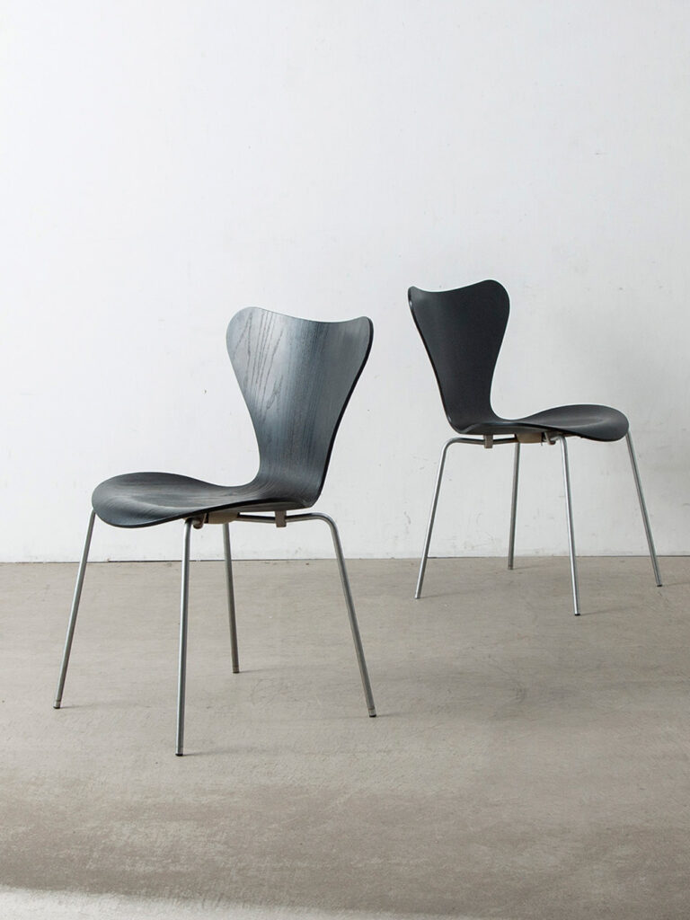 ‘SERIES 7’ Chair by Arne Jacobsen for Fritz Hansen