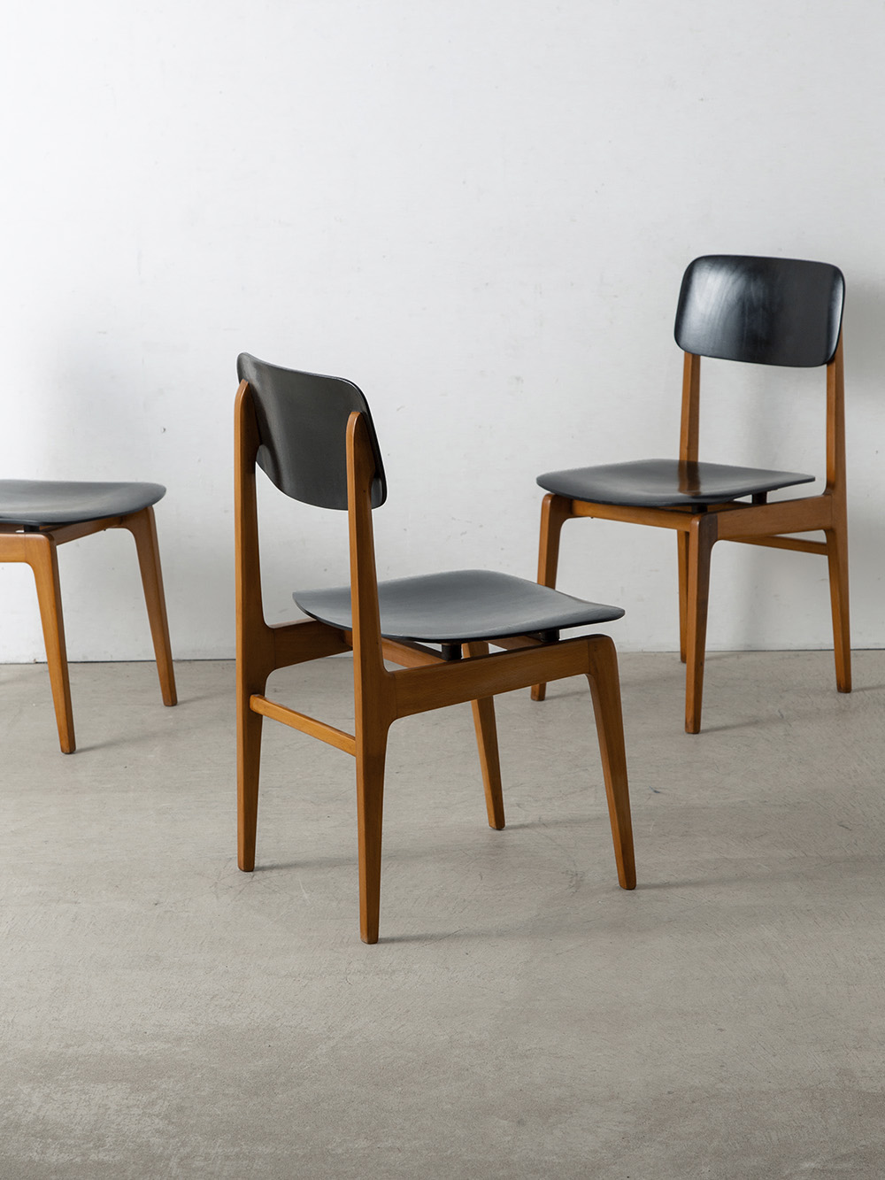Vintage Chair in Wood