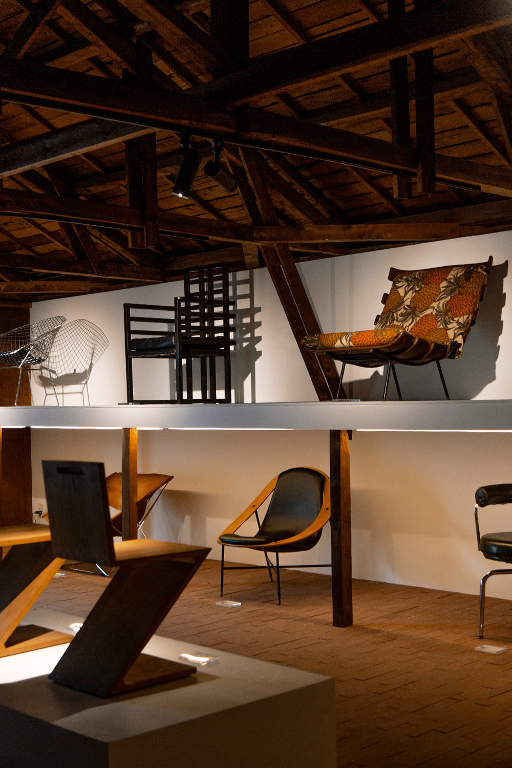 stoop re opening exhibition “Chair”