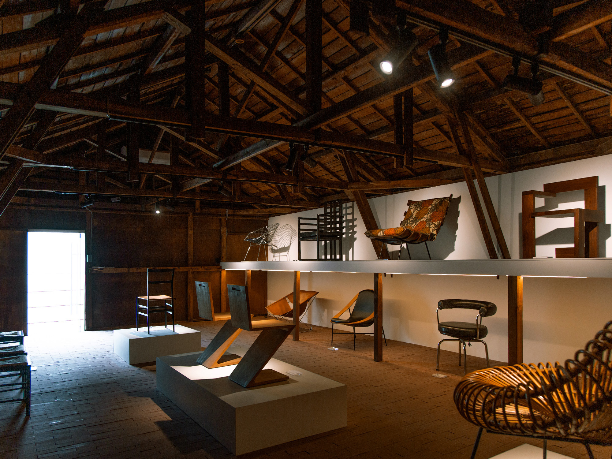 stoop re opening exhibition “Chair”