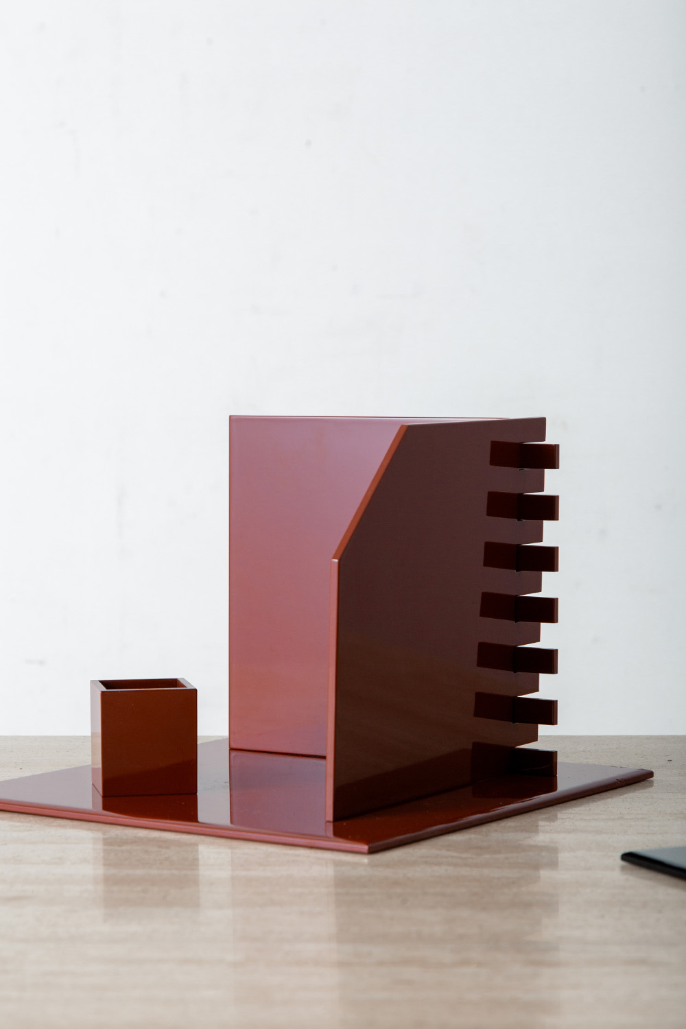 Book and Pen Stand in Red & Black