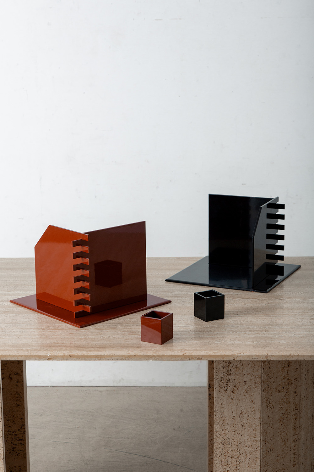 Book and Pen Stand in Red & Black