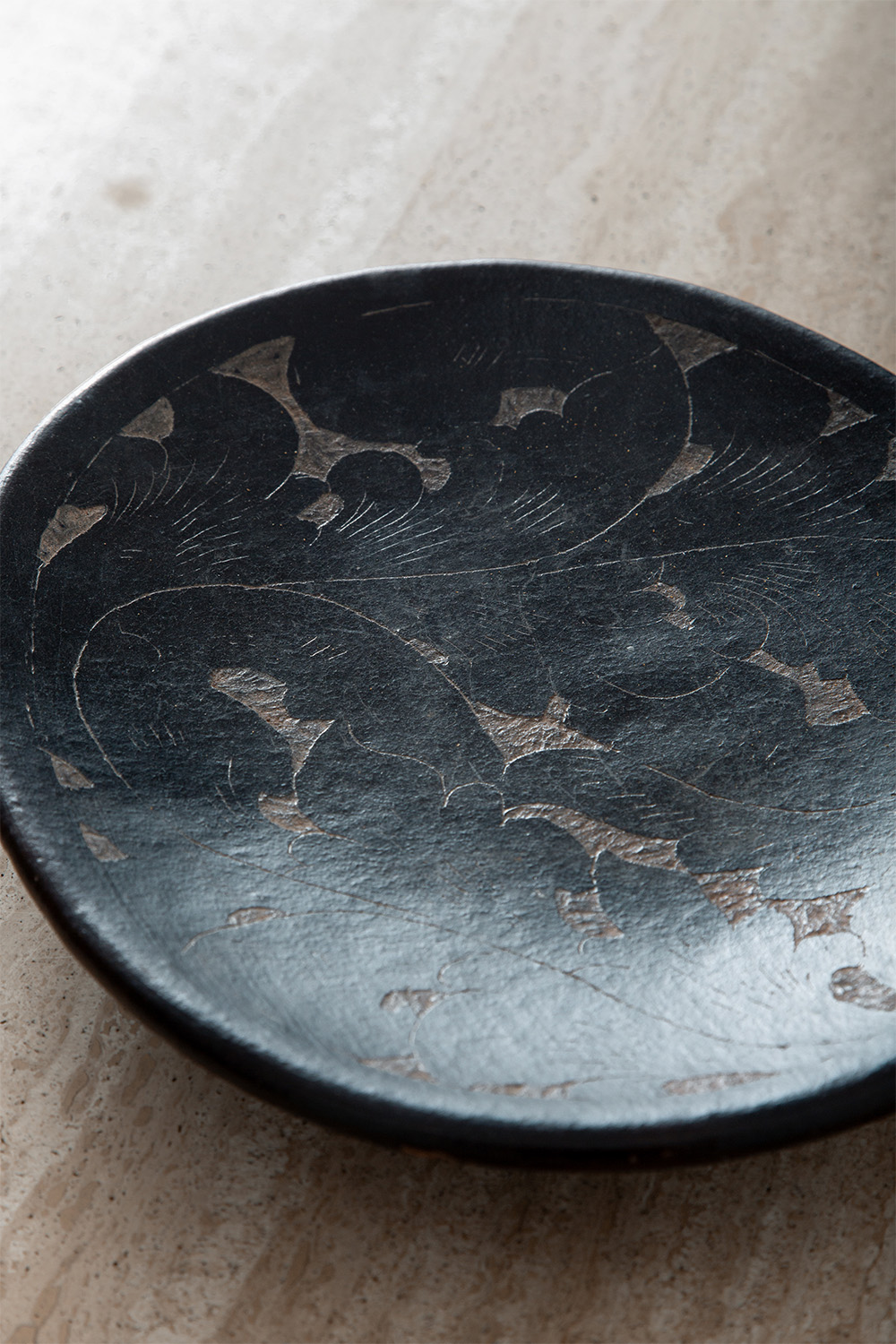 Dish in Ceramic and Black
