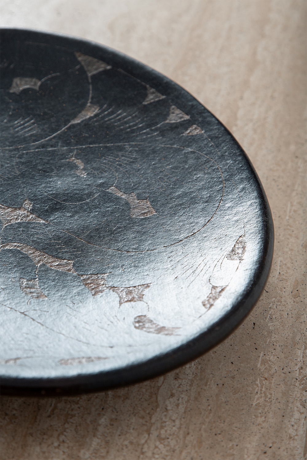Dish in Ceramic and Black