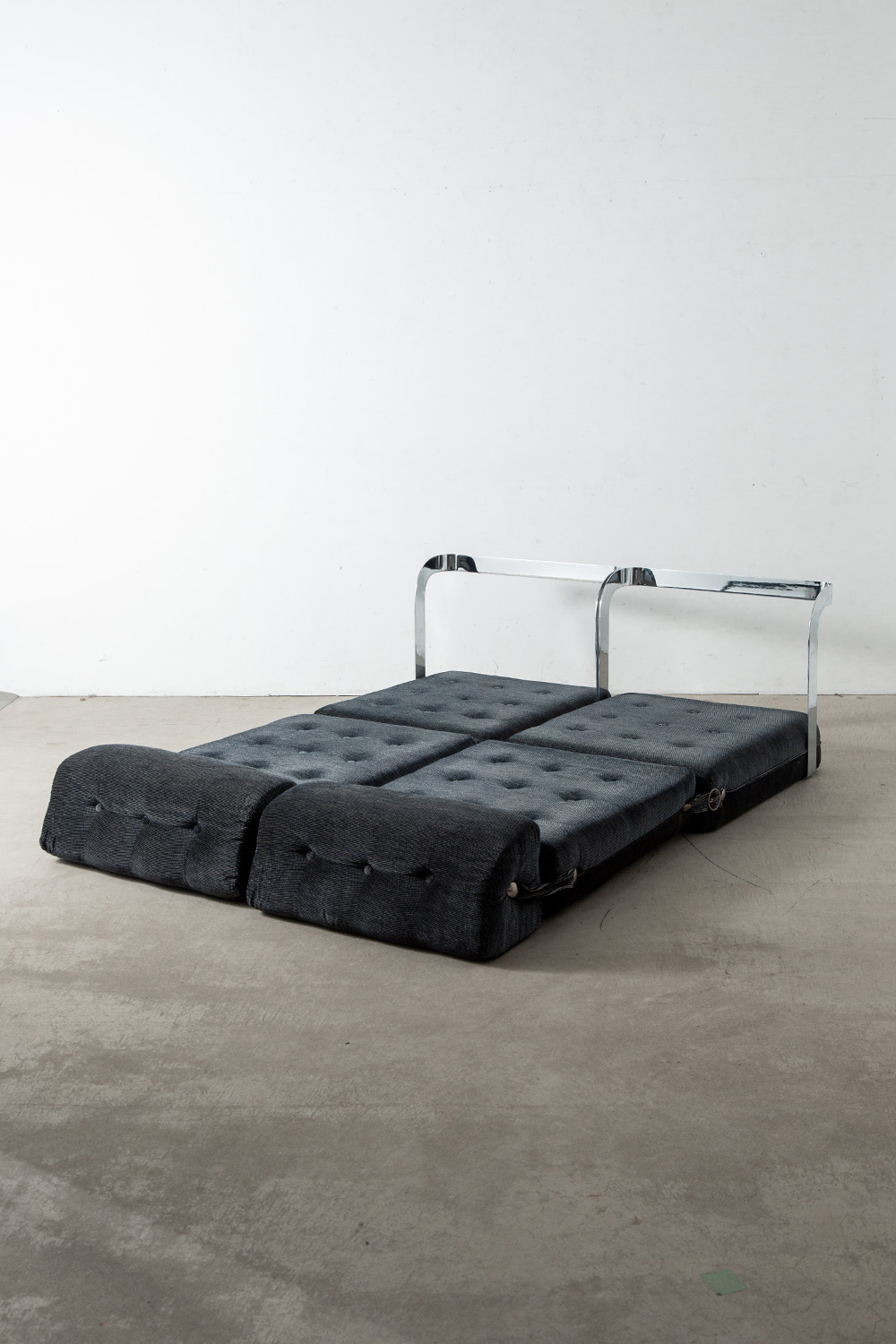 Vintage Sofa in Wood , Metal and Velvet