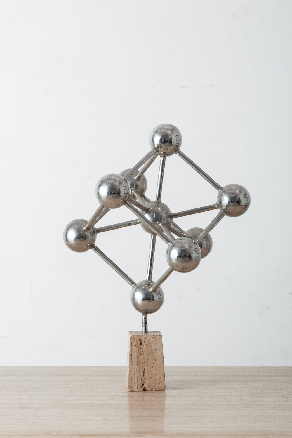 Atomium in Crome and Travertine