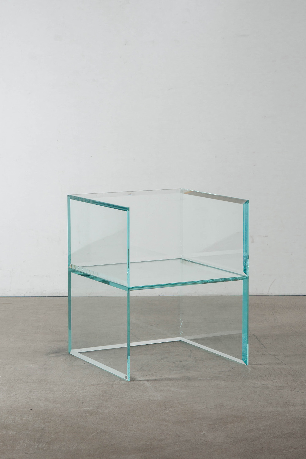 Prism Glass Armchair,Tokujin Yoshioka,吉岡 徳仁,清澄白河,Antique,Vintage,Interior Design,topso,stoop,chair,アンティーク,ビンテージ,ヴィンテージ,家具,雑貨,インテリア,店舗什器,設計,インテリアデザイン,内装,什器,店舗設計,ギャラリー,デザイナーズ家具,ショールーム,椅子,GLAS ITALIA,グラスイタリア