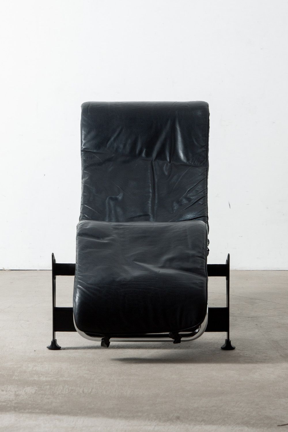 Chaise Longue in Leather and Steel