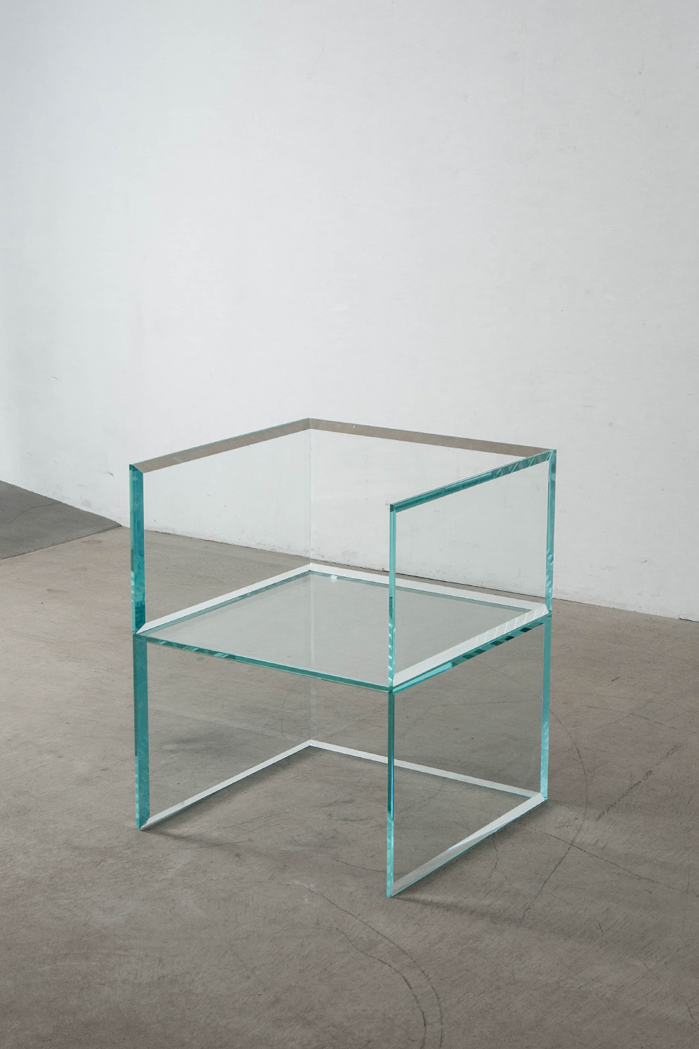 stoop | Prism Glass Armchair by Tokujin Yoshioka for GLAS ITALIA