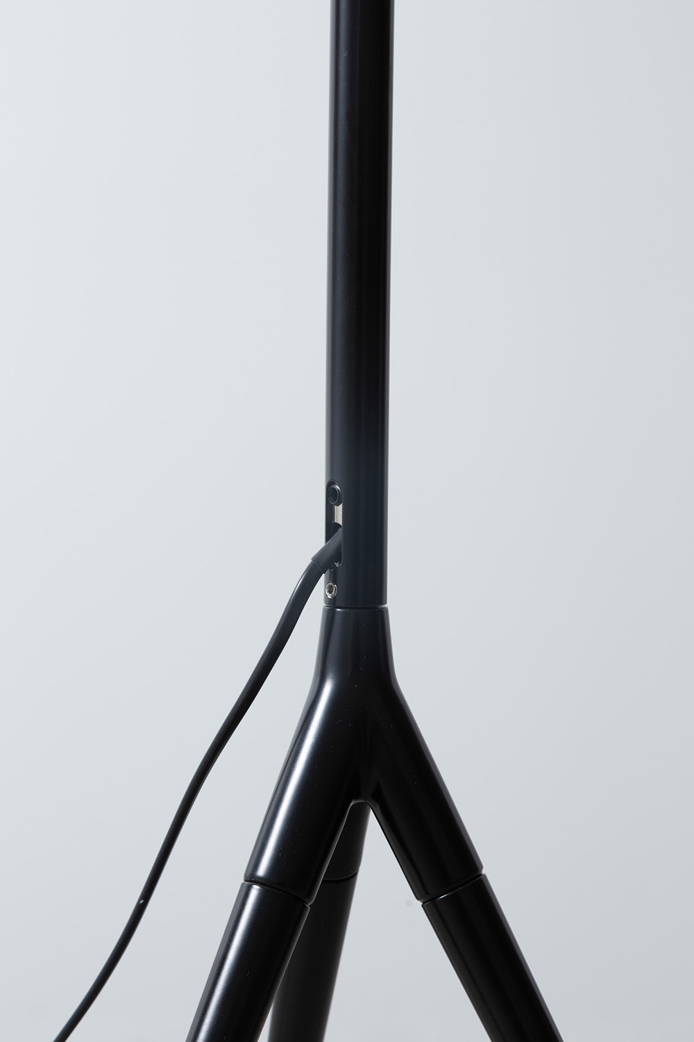 De-Lux B8 Floor Lamp,Gio Ponti,ジオ・ポンティ,清澄白河,Antique,Vintage,Interior Design,topso,stoop,light,アンティーク,ビンテージ,ヴィンテージ,家具,雑貨,インテリア,店舗什器,設計,インテリアデザイン,内装,什器,店舗設計,ギャラリー,デザイナーズ家具,ショールーム,照明,TATO
