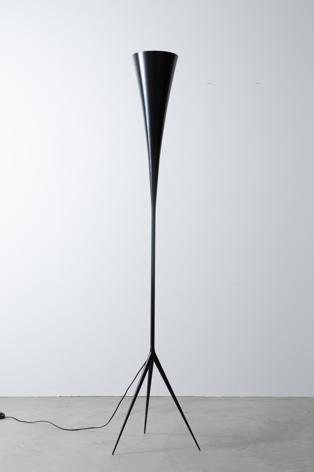 De-Lux B8 Floor Lamp,Gio Ponti,ジオ・ポンティ,清澄白河,Antique,Vintage,Interior Design,topso,stoop,light,アンティーク,ビンテージ,ヴィンテージ,家具,雑貨,インテリア,店舗什器,設計,インテリアデザイン,内装,什器,店舗設計,ギャラリー,デザイナーズ家具,ショールーム,照明,TATO