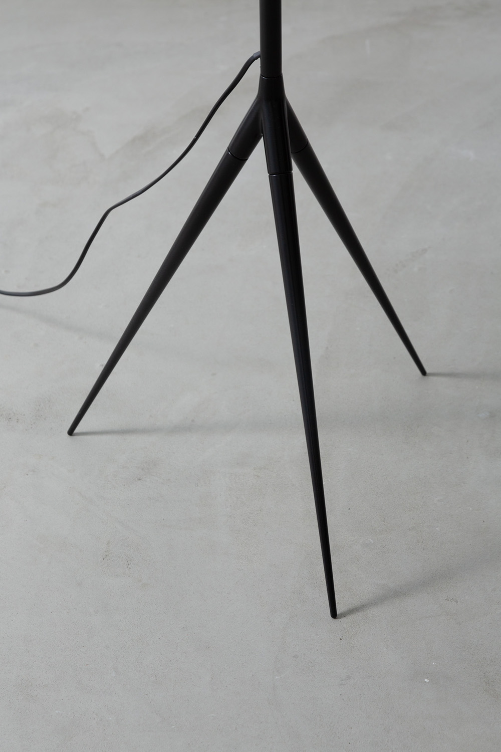De-Lux B8 Floor Lamp,Gio Ponti,ジオ・ポンティ,清澄白河,Antique,Vintage,Interior Design,topso,stoop,light,アンティーク,ビンテージ,ヴィンテージ,家具,雑貨,インテリア,店舗什器,設計,インテリアデザイン,内装,什器,店舗設計,ギャラリー,デザイナーズ家具,ショールーム,照明,TATO
