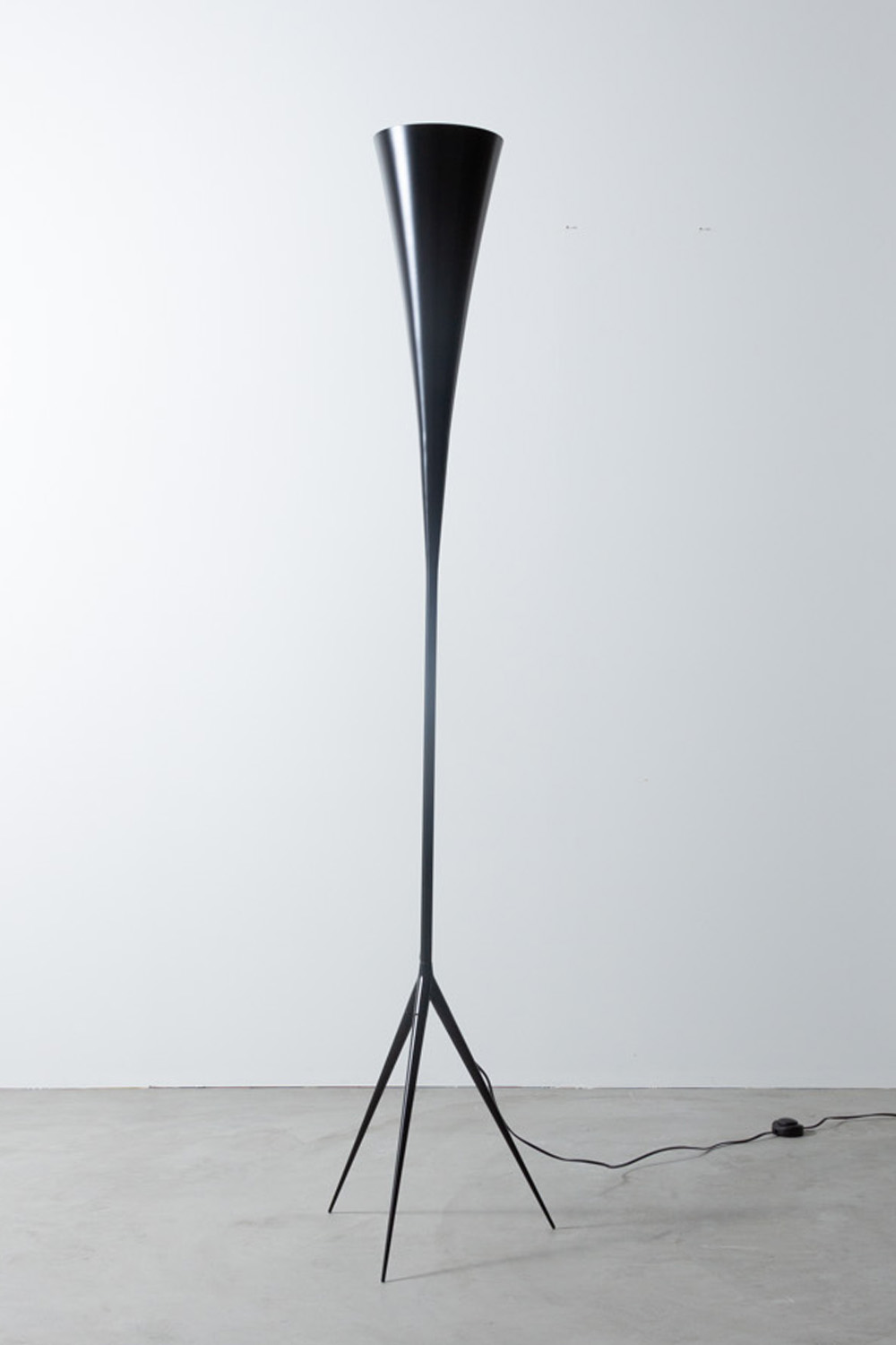 De-Lux B8 Floor Lamp,Gio Ponti,ジオ・ポンティ,清澄白河,Antique,Vintage,Interior Design,topso,stoop,light,アンティーク,ビンテージ,ヴィンテージ,家具,雑貨,インテリア,店舗什器,設計,インテリアデザイン,内装,什器,店舗設計,ギャラリー,デザイナーズ家具,ショールーム,照明,TATO