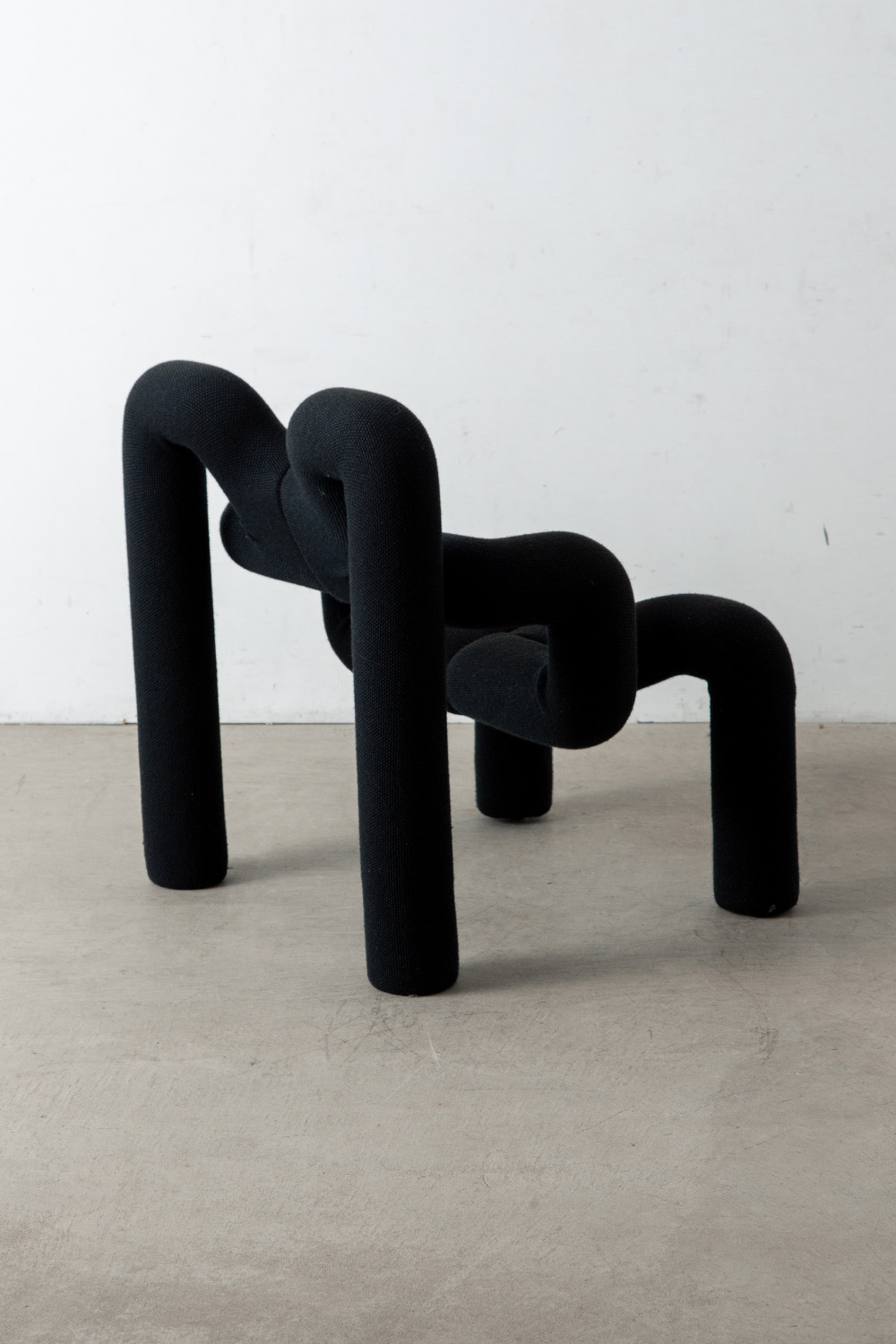 Ekstrem Chair by Terje Exstrøm in Schwarz KNIT , Wolle and Polyester