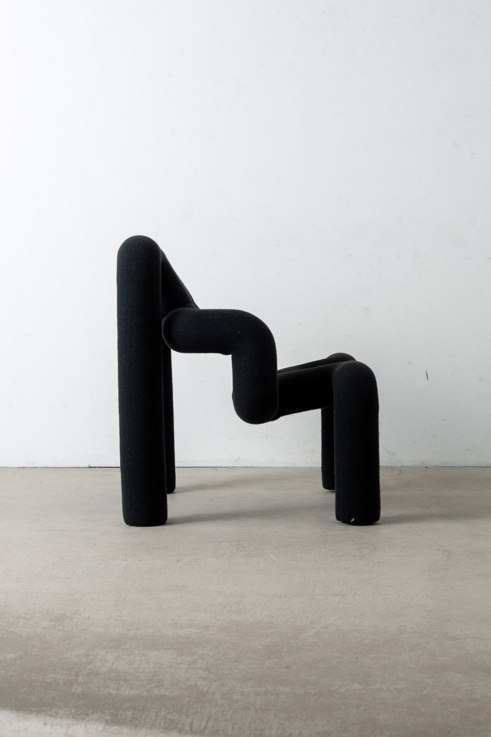 Ekstrem Chair by Terje Exstrøm in Schwarz KNIT , Wolle and Polyester