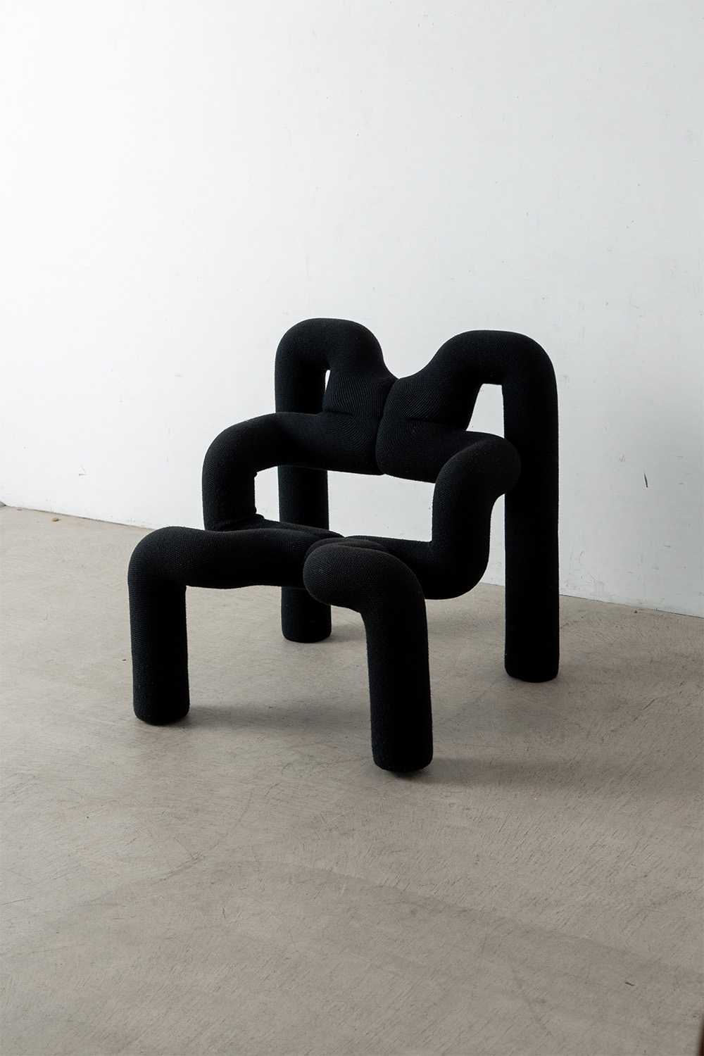Ekstrem Chair by Terje Exstrøm in Schwarz KNIT , Wolle and Polyester
