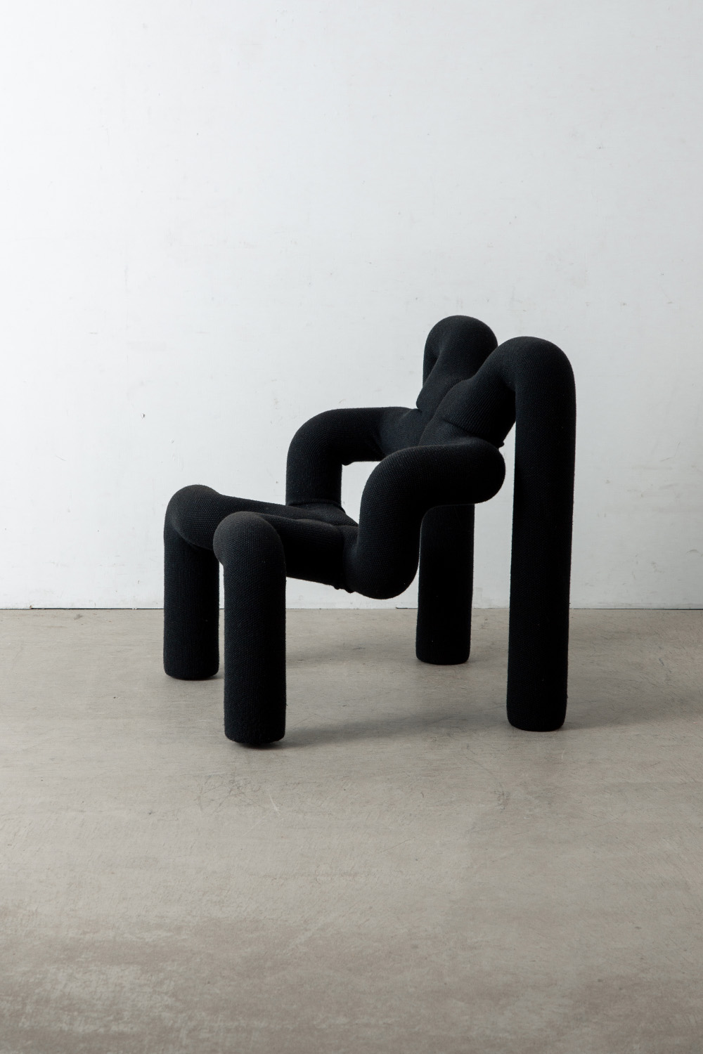 Ekstrem Chair by Terje Exstrøm in Schwarz KNIT , Wolle and Polyester