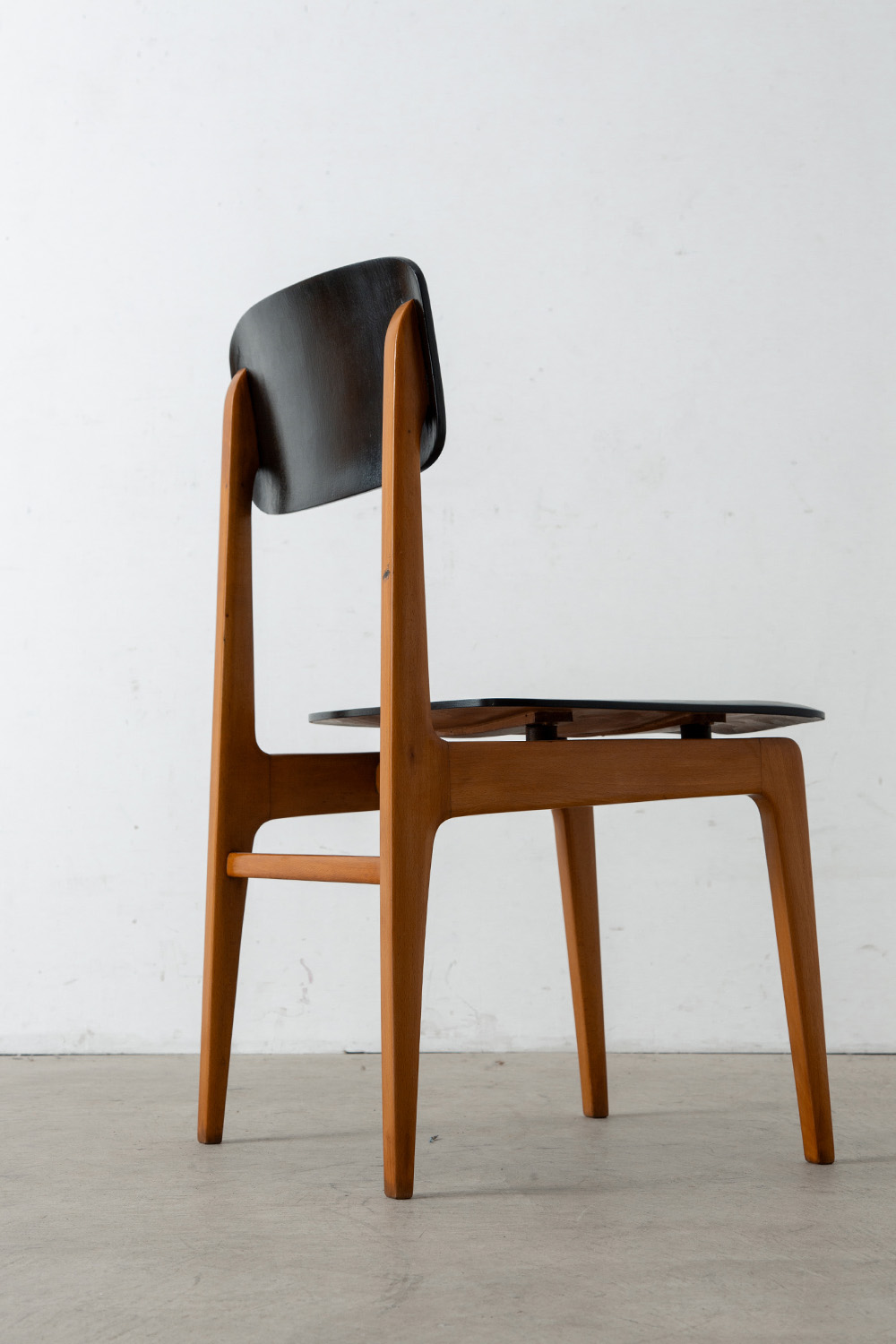 Vintage Chair in Wood