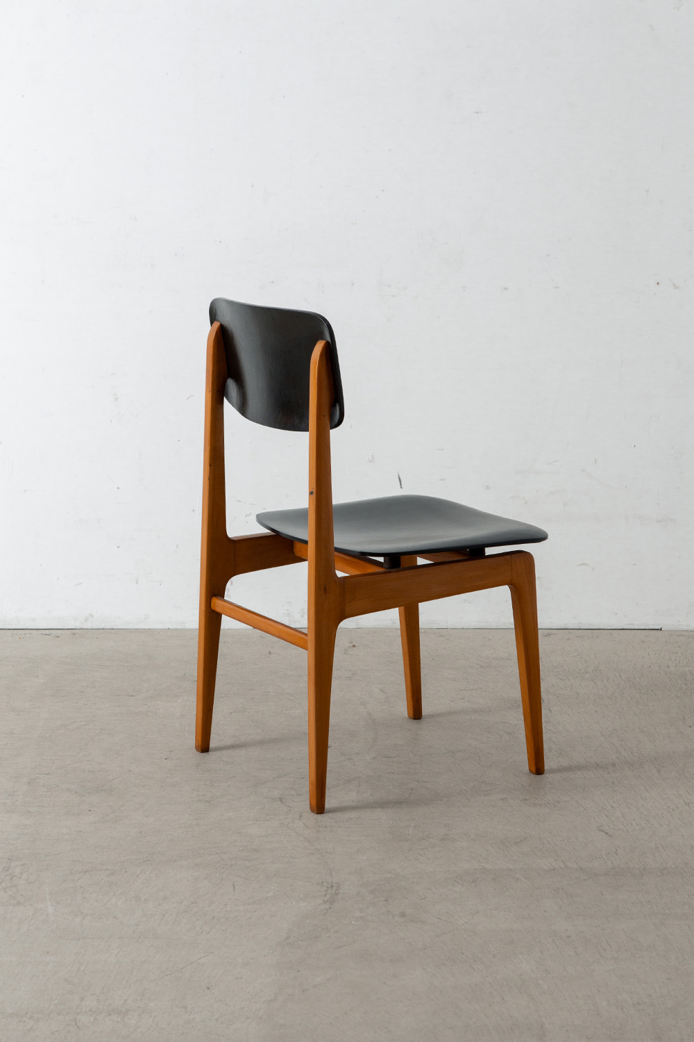 Vintage Chair in Wood