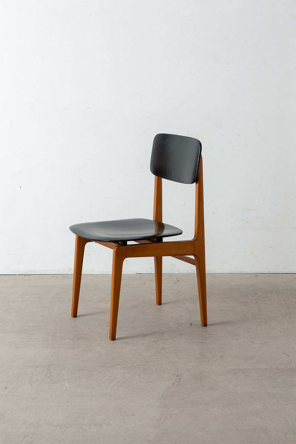 Vintage Chair in Wood