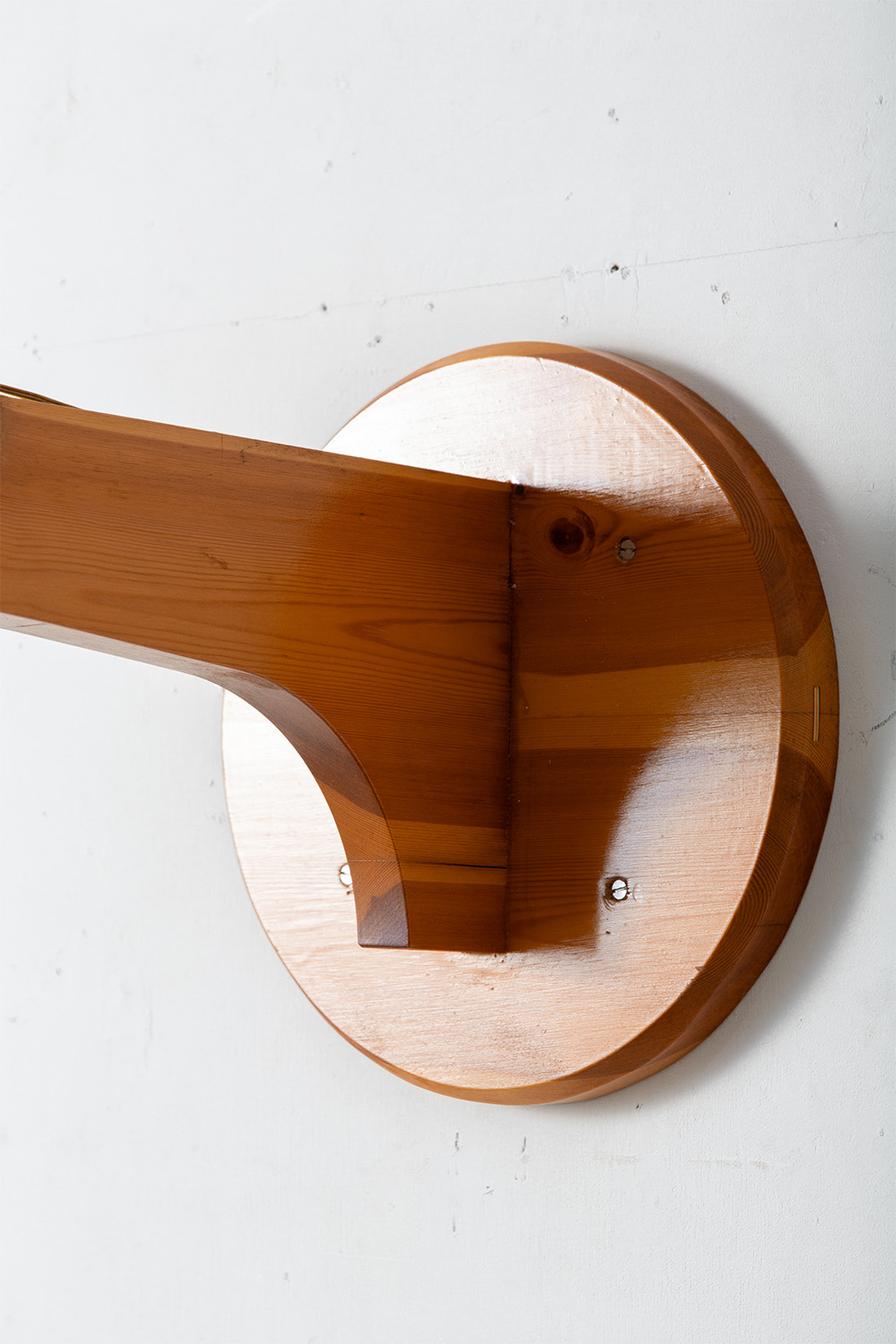 Cocoon Wall Lamp in Pine and Resin