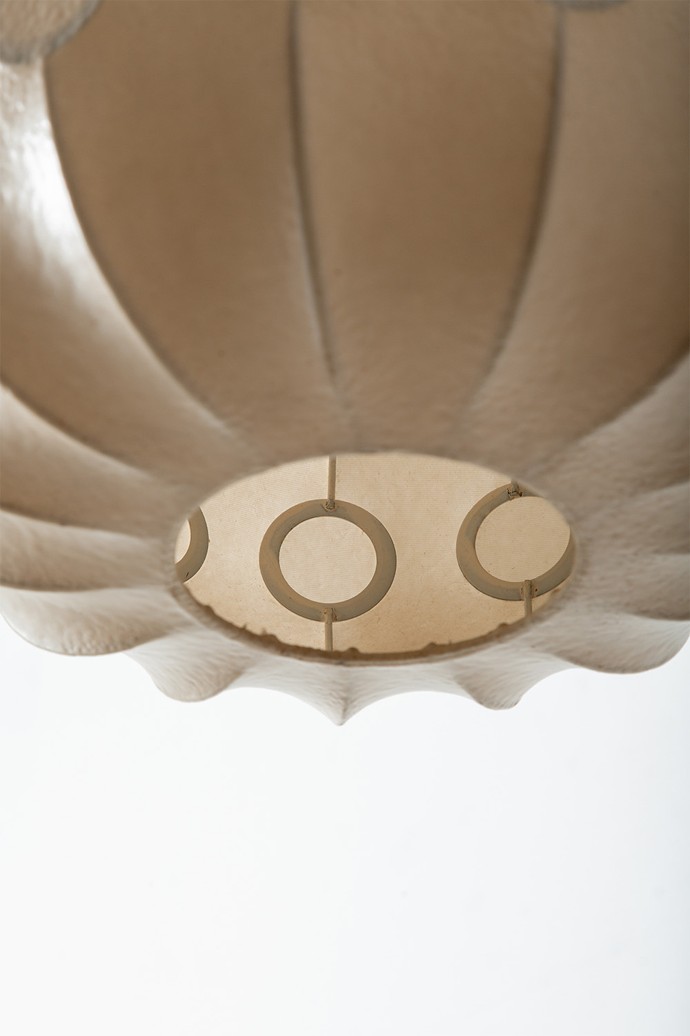 Cocoon Pendant Lamp in Resin and Plastic