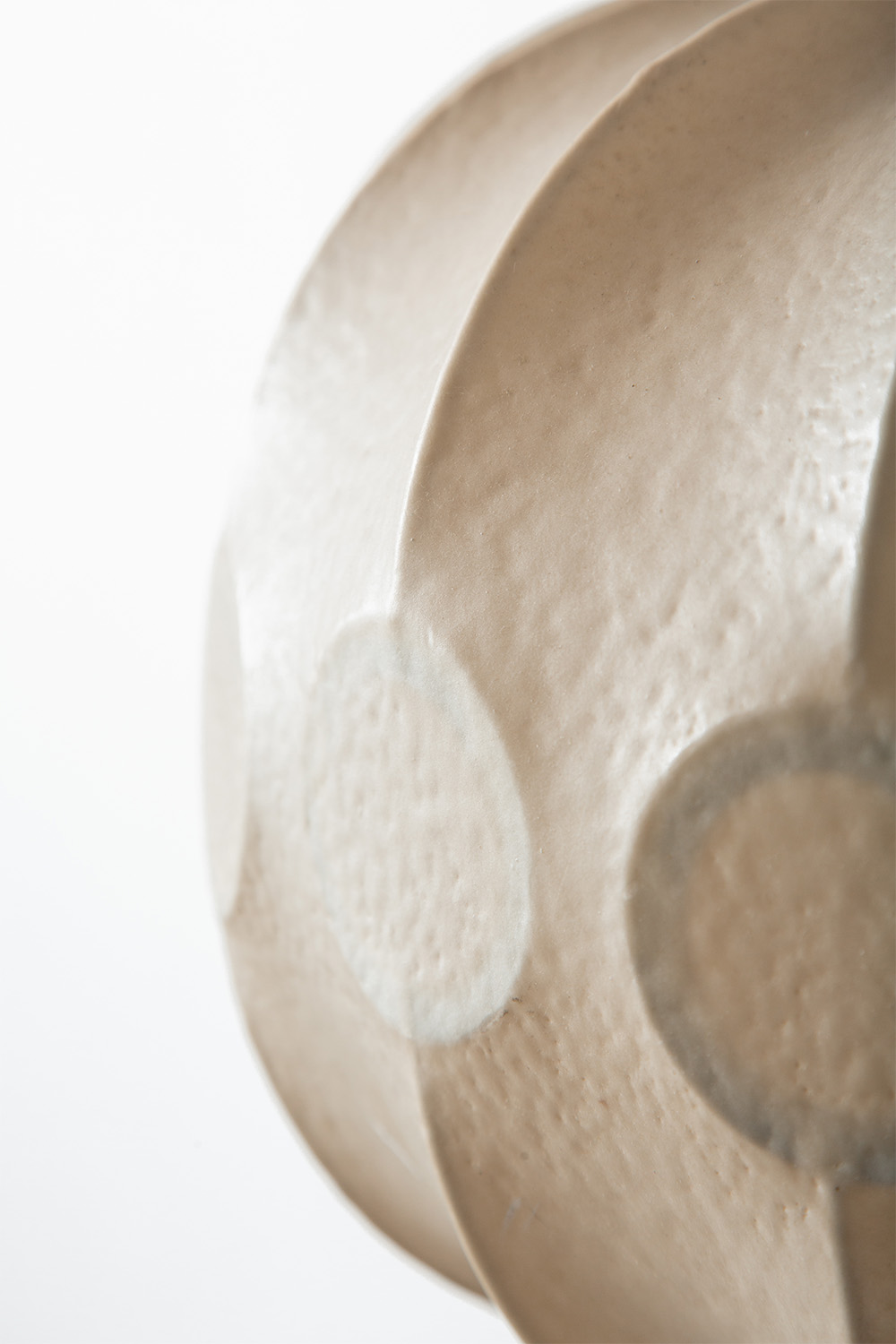 Cocoon Pendant Lamp in Resin and Plastic