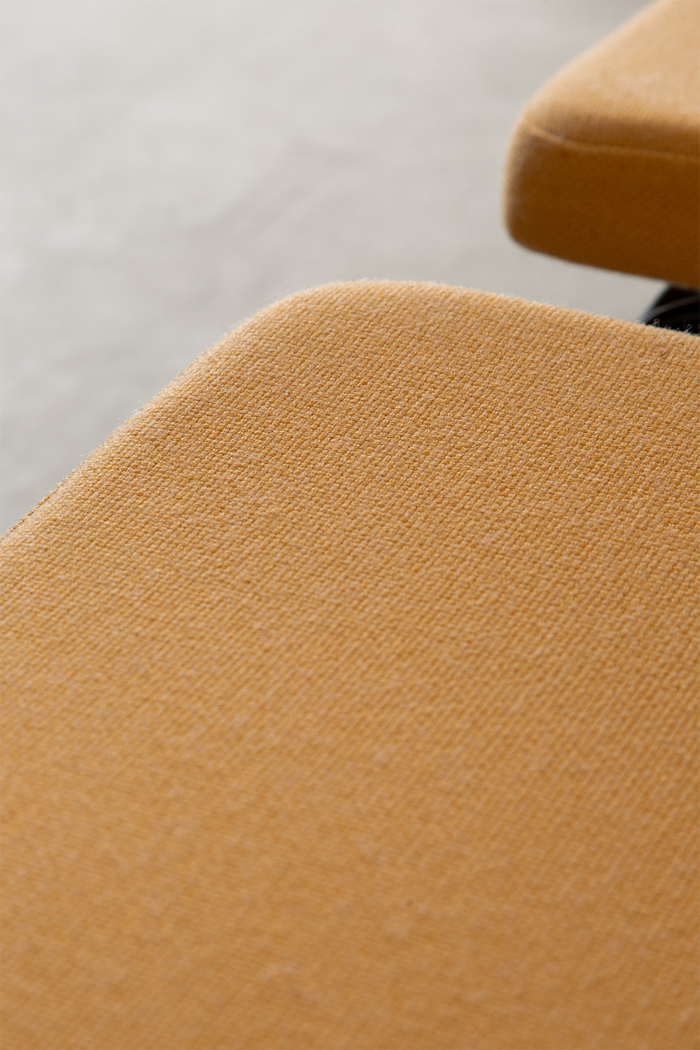 André Simard,アンドレ・シマール,Airborne,エアボーン,Dining Chair,ダイニングチェア,Chair,チェア,MID-CENTURY MODERN,ミッドセンチュリーモダン,France,フランス,清澄白河,アンティークショップ,Antique,Vintage,Interior Design,アンティーク,ビンテージ,ヴィンテージ,家具,雑貨,インテリア,店舗什器,設計,インテリアデザイン,内装,什器,店舗設計,ギャラリー