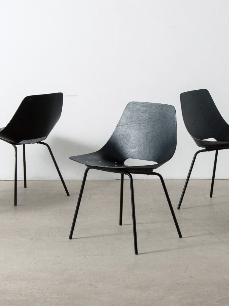 ‘Amsterdam’ Chair by Pierre Guariche for Stainer in Black
France , 1950s
フランス人デザイナー Pierre Guariche(ピエール・ガーリッシュ)によって、 Steiner(シュタイナー)社の為に1950年代にデザインされた 'Amsterdam' チェア 。