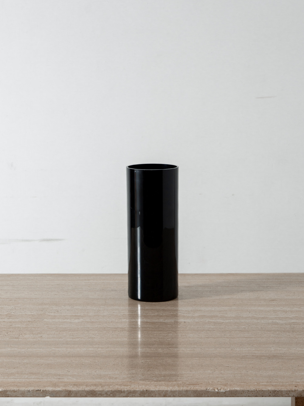 Flower Vase in Ceramic and Black