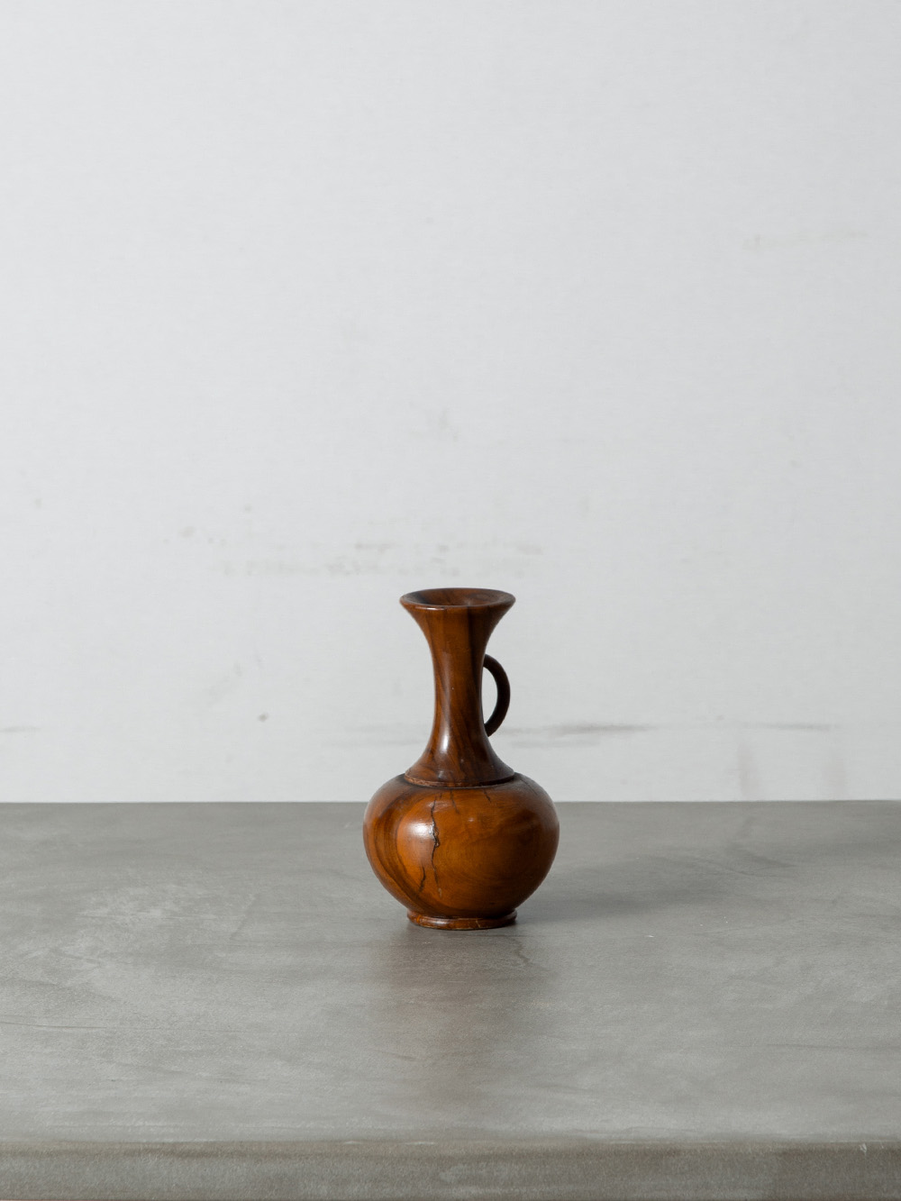 Vintage Flower Vase in Wood
Italy , 1970s
イタリアより、木目が美しいフラワーベース。