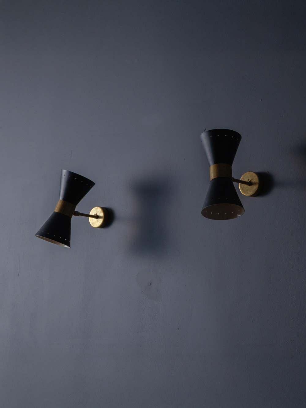 Adjustable Wall Light #02 in Brass and Black
¥37,000+Tax ▶ ¥43,000+Tax