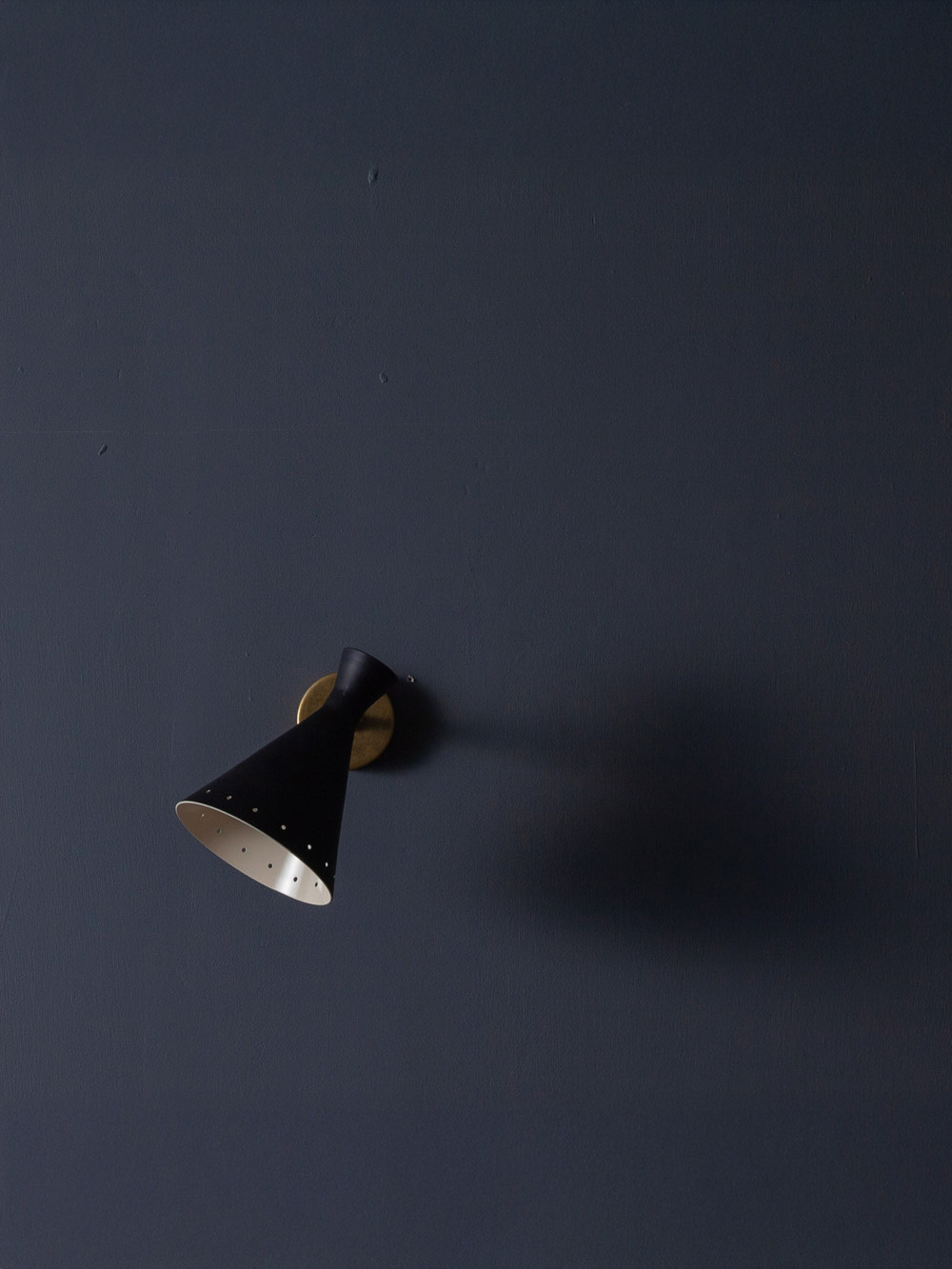 Adjustable Wall Light #01 in Brass and Black
¥25,200+Tax ▶ ¥28,000+Tax