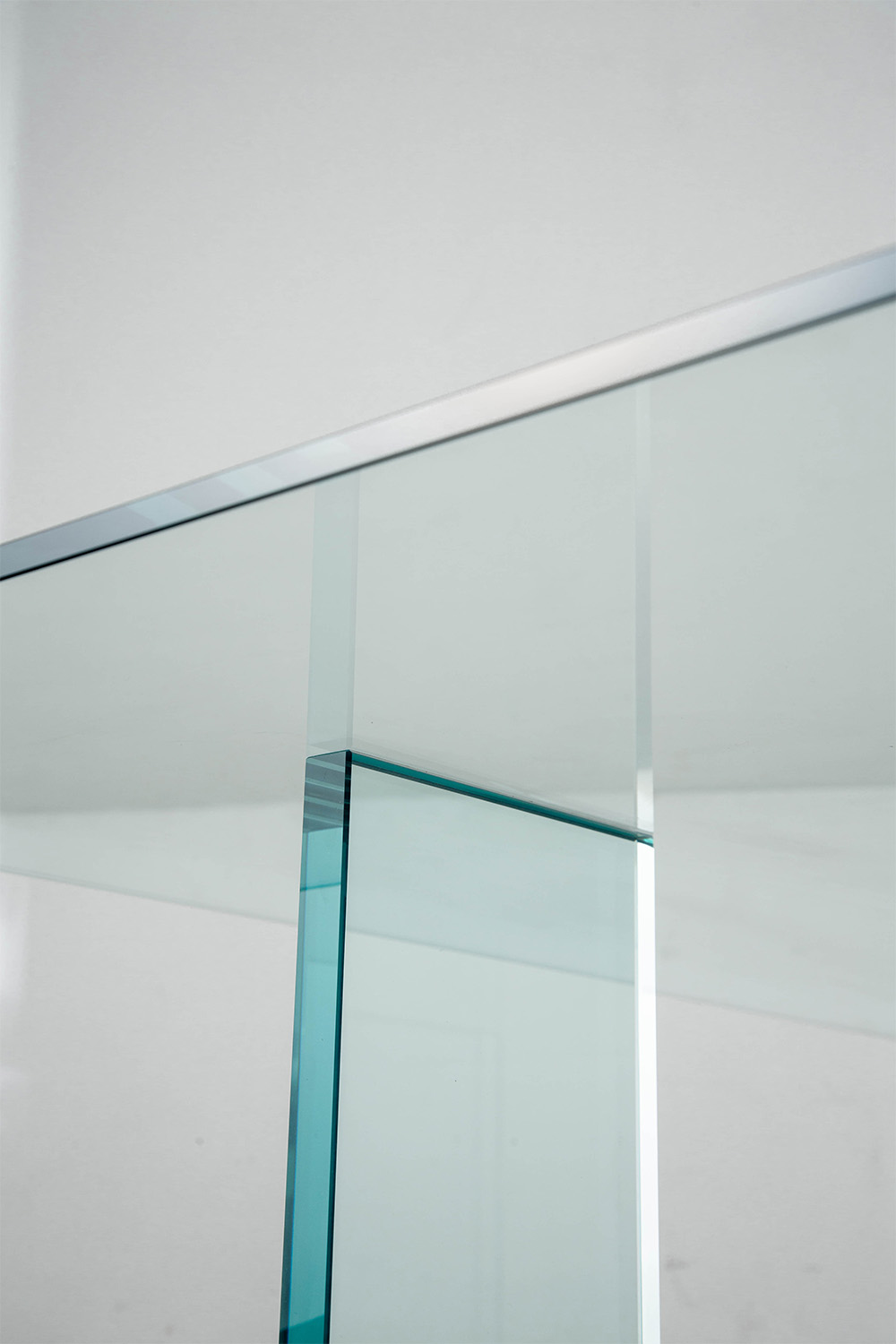 stoop | Glass Table by Shiro Kuramata for GLAS ITALIA in Glass