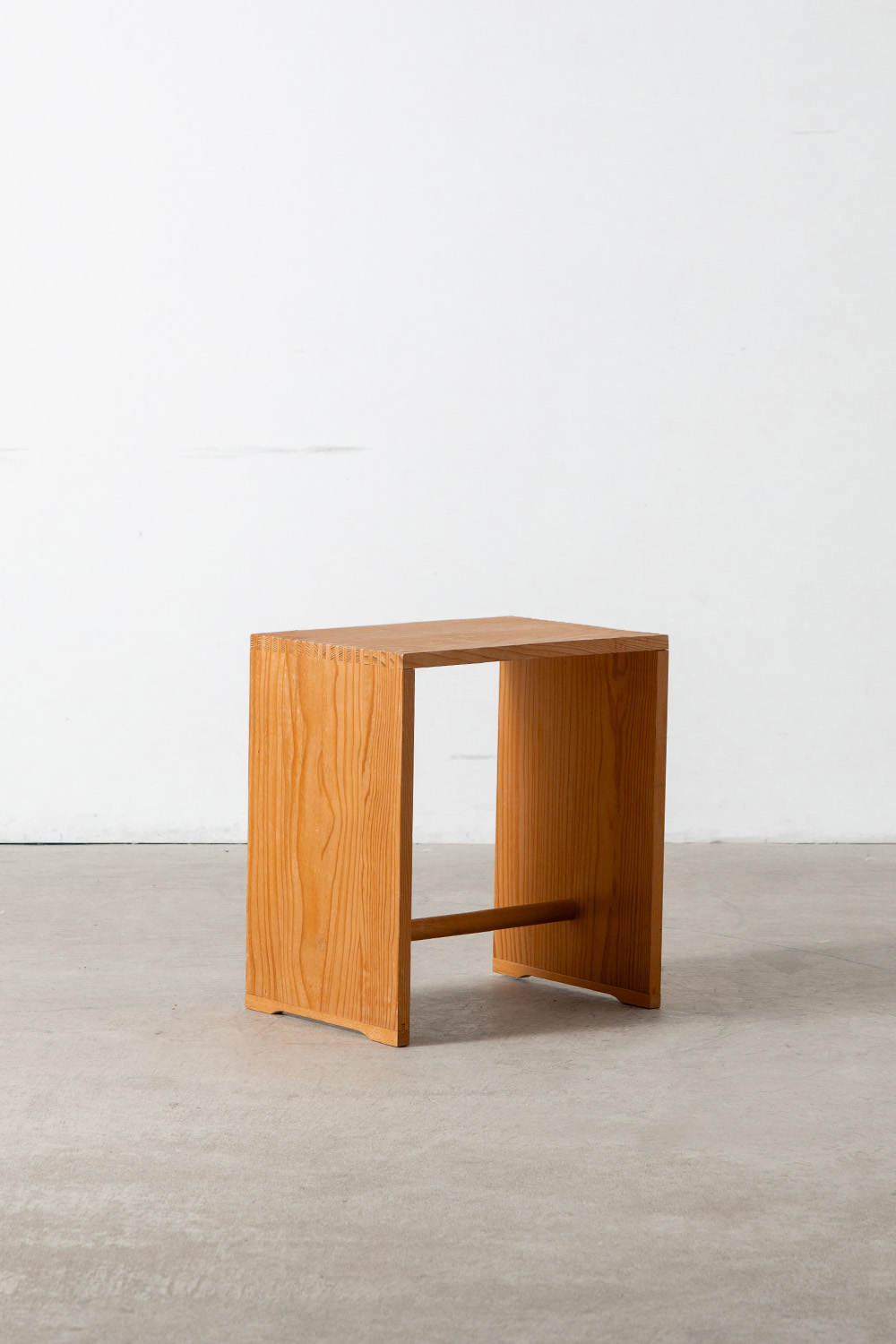 ‘Ulm’ Stool and Side Table by Max Bill