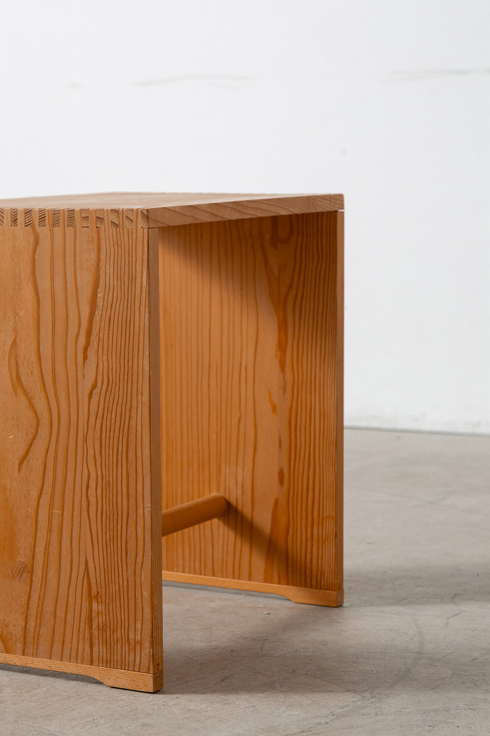 ‘Ulm’ Stool and Side Table by Max Bill