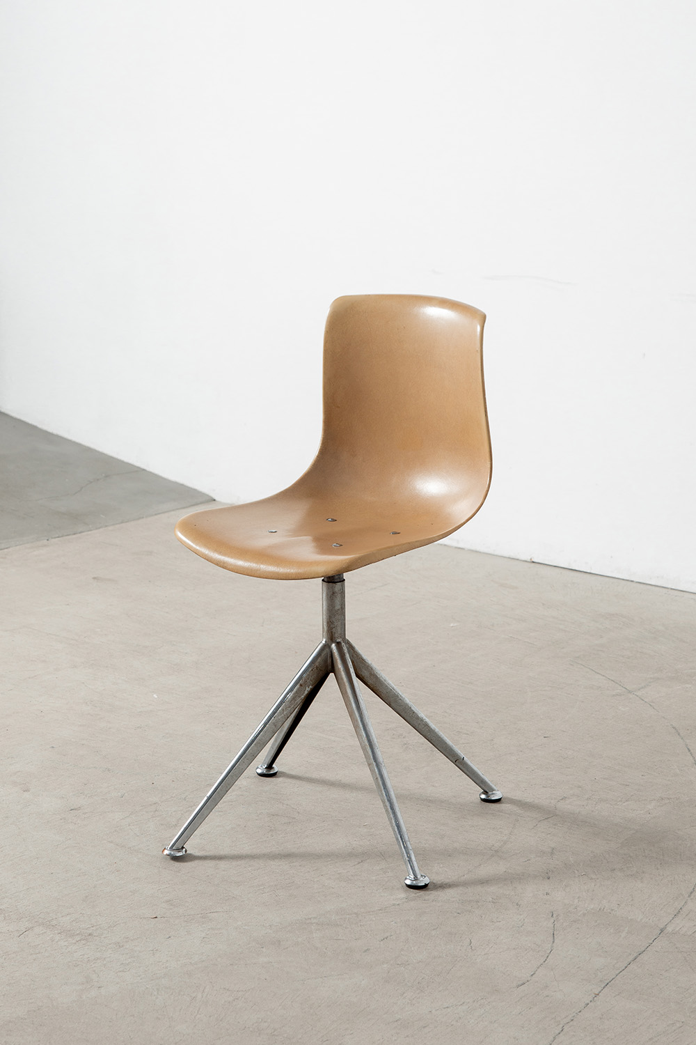 Dining Chair in Glass fiber and Steel
