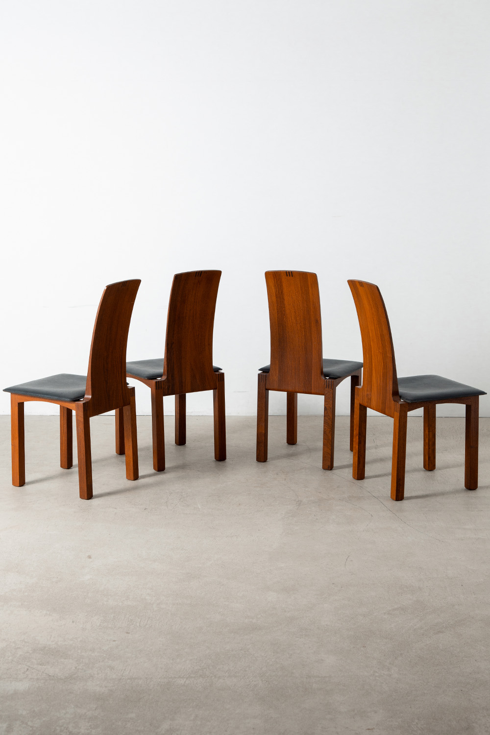 Chair,Dining Chair,チェア,ダイニングチェア,Italy,イタリア,MID-CENTURY MODERN,ミッドセンチュリーモダン,清澄白河,アンティークショップ,Antique,Vintage,Interior Design,アンティーク,ビンテージ,ヴィンテージ,家具,雑貨,インテリア,店舗什器,設計,インテリアデザイン,内装,什器,店舗設計,ギャラリー,