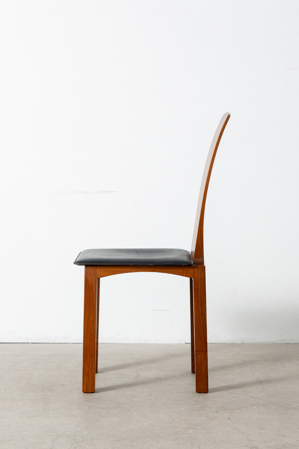 Chair,Dining Chair,チェア,ダイニングチェア,Italy,イタリア,MID-CENTURY MODERN,ミッドセンチュリーモダン,清澄白河,アンティークショップ,Antique,Vintage,Interior Design,アンティーク,ビンテージ,ヴィンテージ,家具,雑貨,インテリア,店舗什器,設計,インテリアデザイン,内装,什器,店舗設計,ギャラリー,