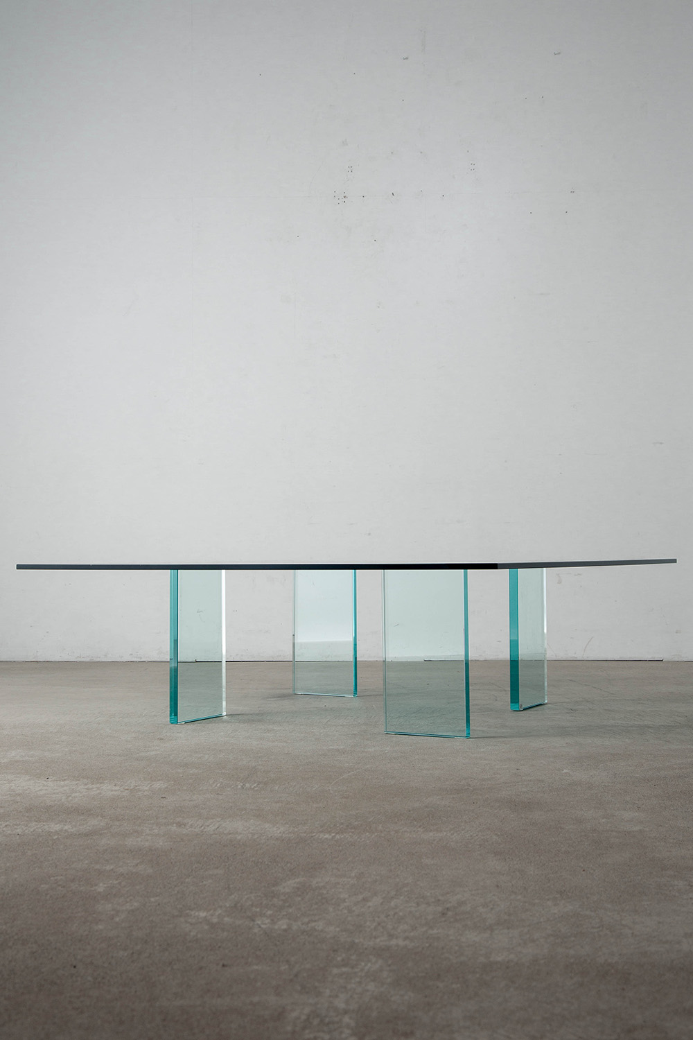 倉俣史朗　ガラステーブルイタリア stoop | Glass Table by Shiro Kuramata for GLAS ITALIA in Glass