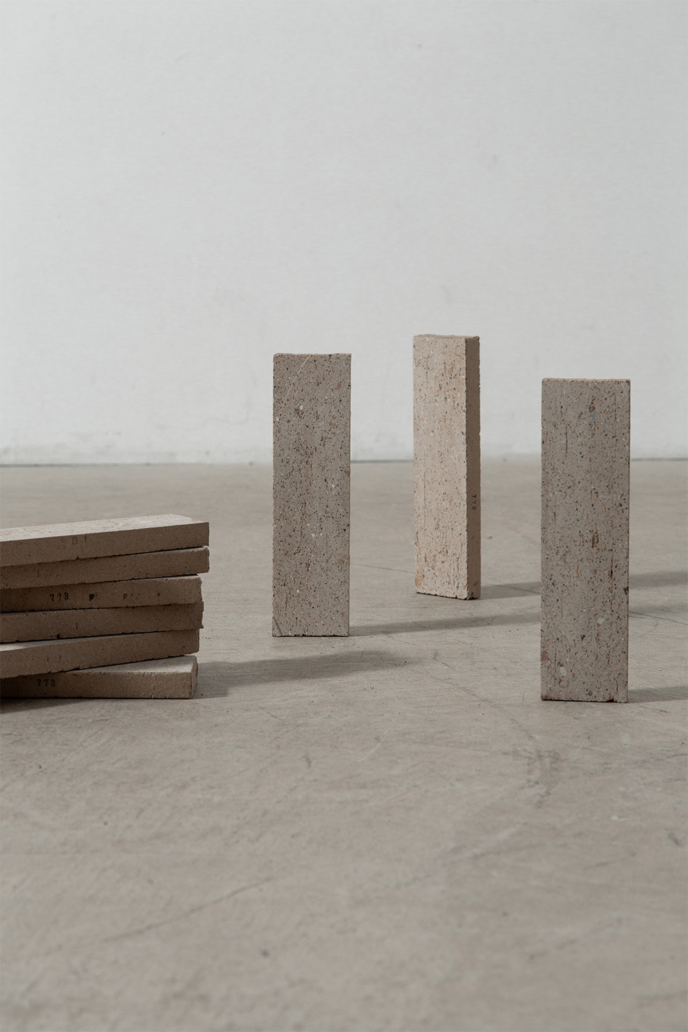 Renga Tile,Renga,レンガ,OBJECT,オブジェ,Contemporary,コンテンポラリー,Japan,日本,stoop,topso,清澄白河,Antique,Vintage,Interior Design,アンティーク,ビンテージ,ヴィンテージ,家具,雑貨,インテリア,店舗什器,設計,インテリアデザイン,内装,什器,店舗設計,ギャラリー,デザイナーズ家具,ショールーム
