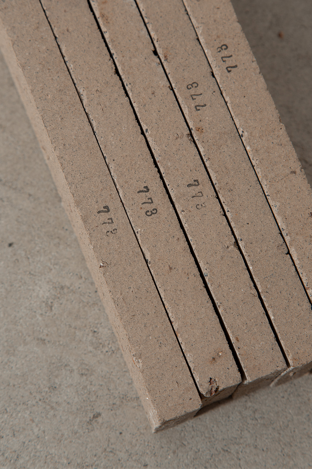 Renga Tile,Renga,レンガ,OBJECT,オブジェ,Contemporary,コンテンポラリー,Japan,日本,stoop,topso,清澄白河,Antique,Vintage,Interior Design,アンティーク,ビンテージ,ヴィンテージ,家具,雑貨,インテリア,店舗什器,設計,インテリアデザイン,内装,什器,店舗設計,ギャラリー,デザイナーズ家具,ショールーム