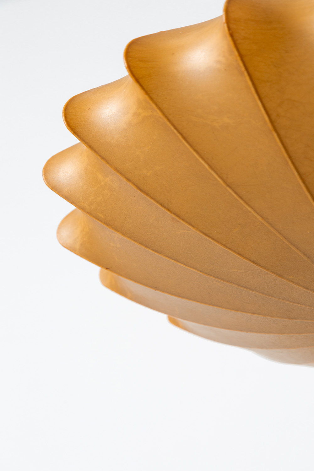 Cocoon Pendant Lamp in Resin and Plastic